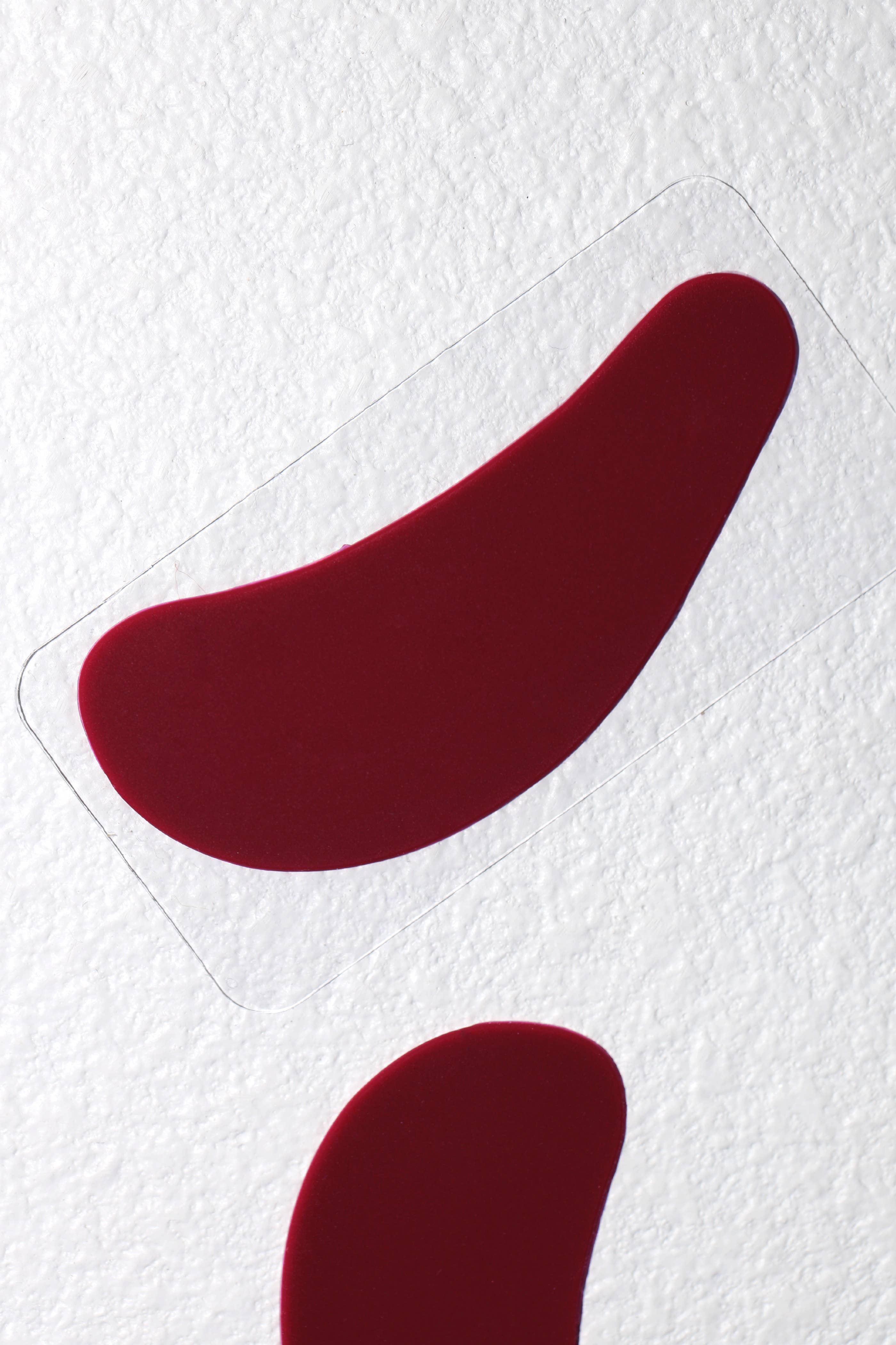 Shades of Red Brighten & Correct Eye Serum + Reusable Eye Mask - Image 10