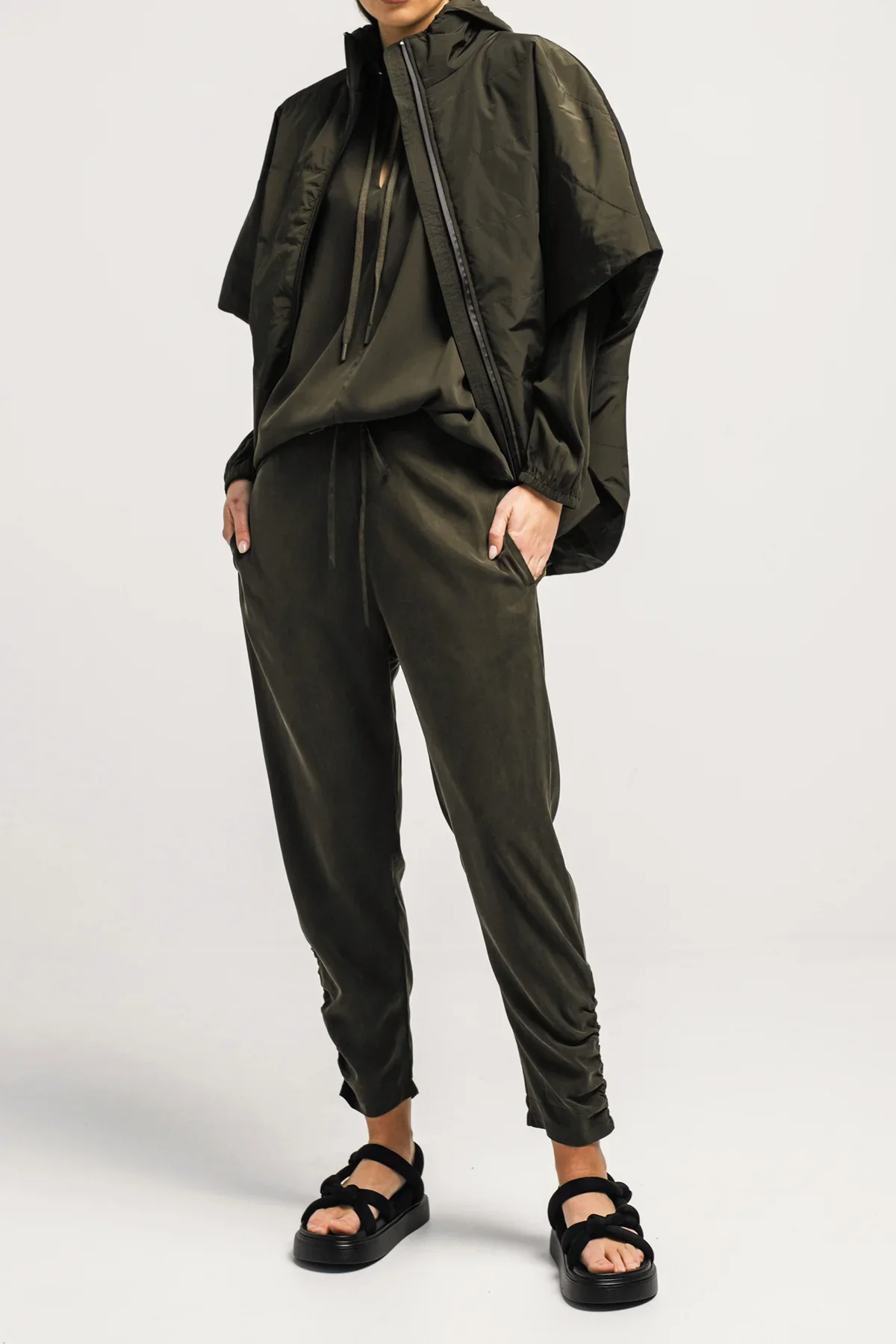 Showerproof Quilted Zip Front Vest Collodi Olive - Image 4