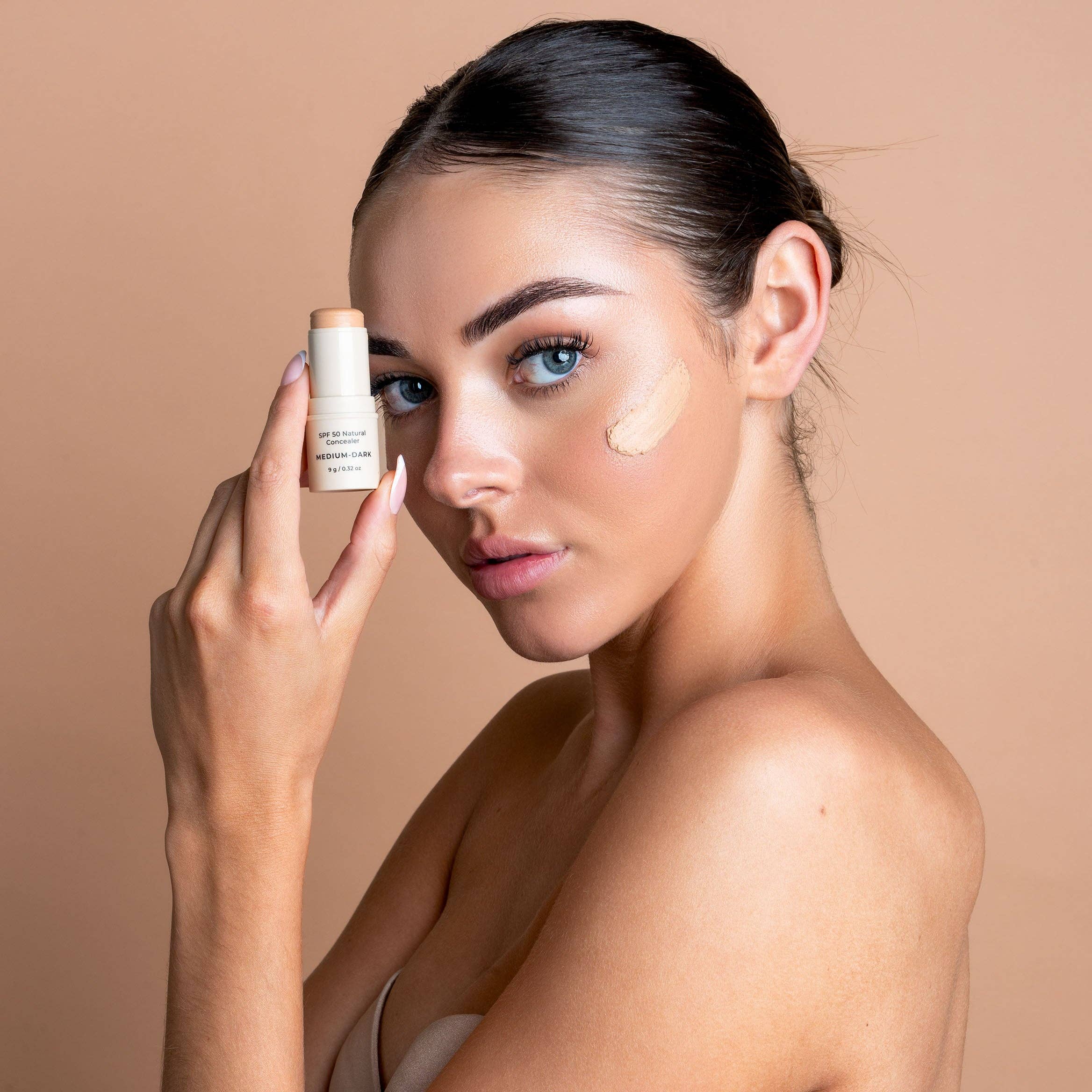 SPF 50 Natural Concealer: Light-Medium - Image 15