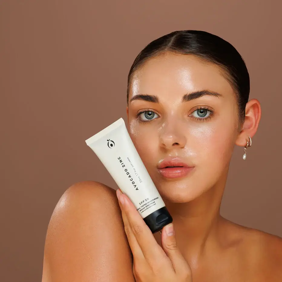 SPF 50 Natural Tinted Moisturiser: Medium-Dark - Image 9