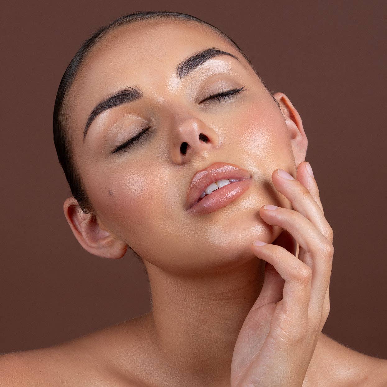 SPF 50 Physical Glow Drops - Image 5
