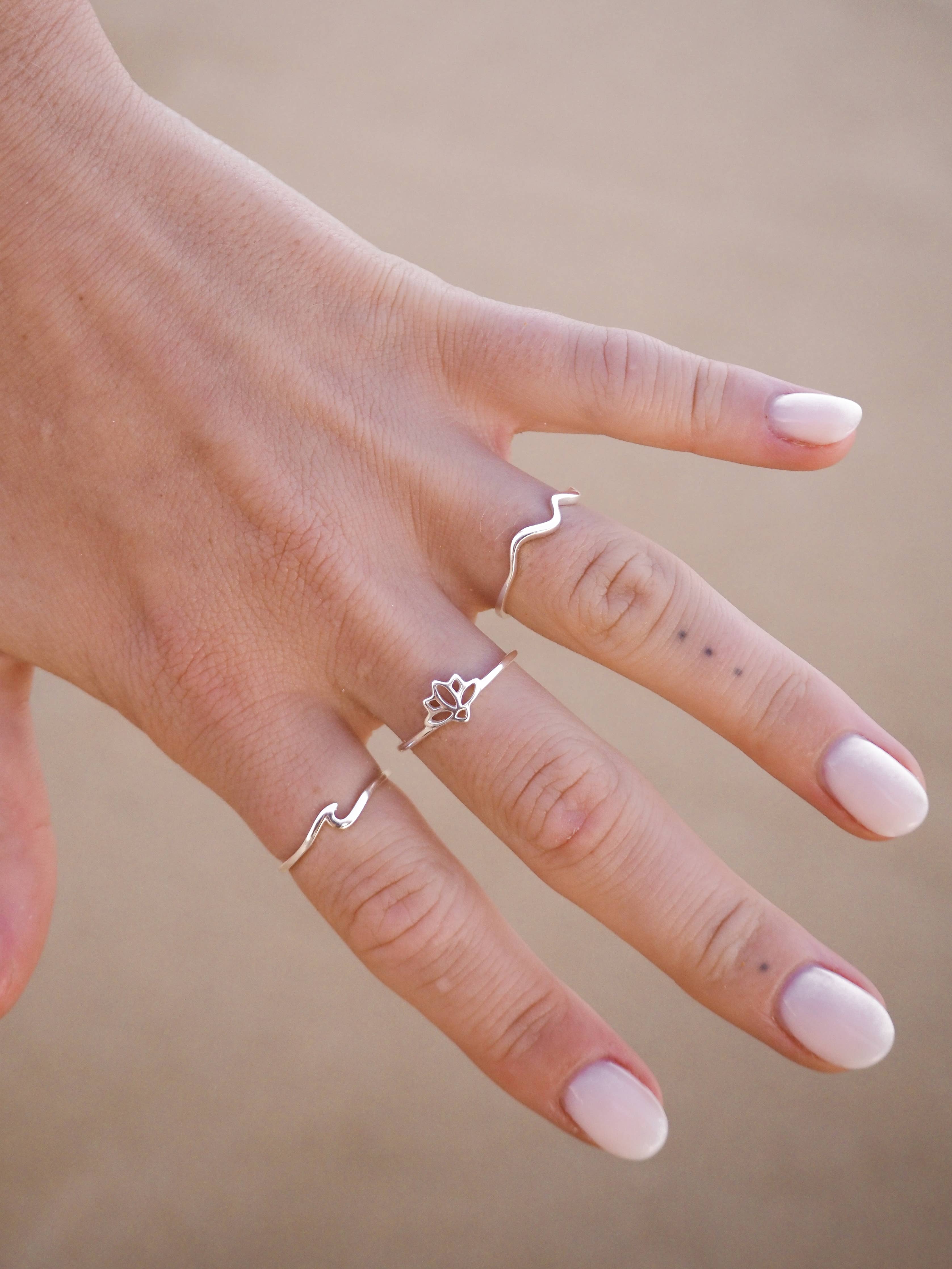 Wave Ring Sterling Silver : US 6